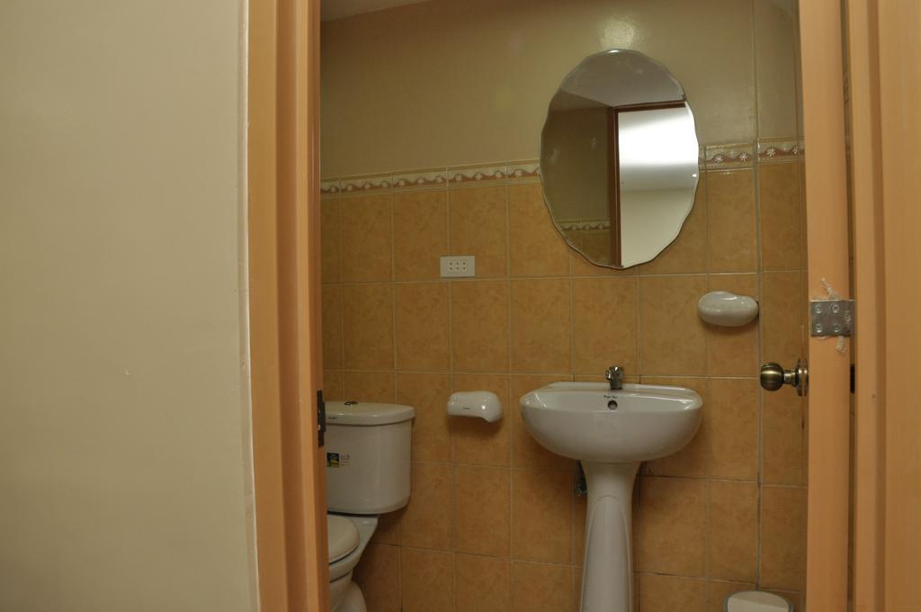 Pal-Watson Apartments Lapu-Lapu City Værelse billede